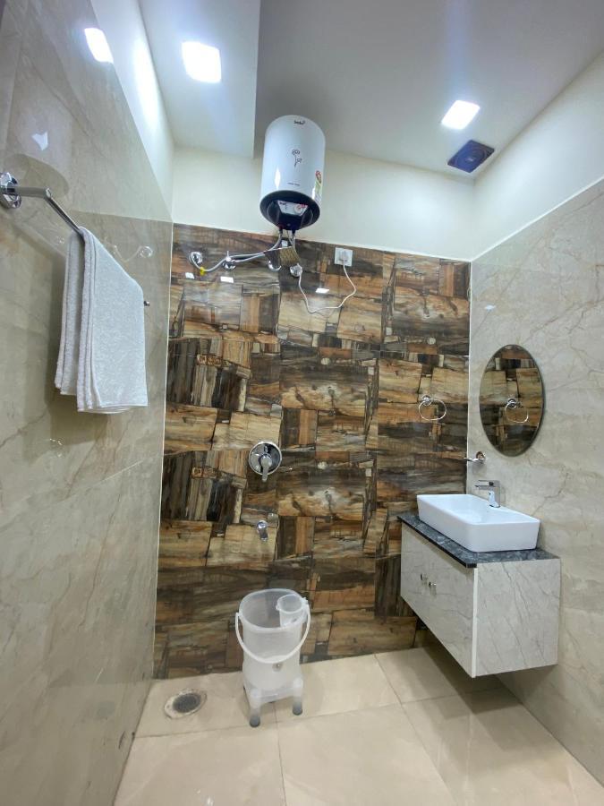Hotel Woodlark Zirakpur - A Peaceful Stay Zewnętrze zdjęcie