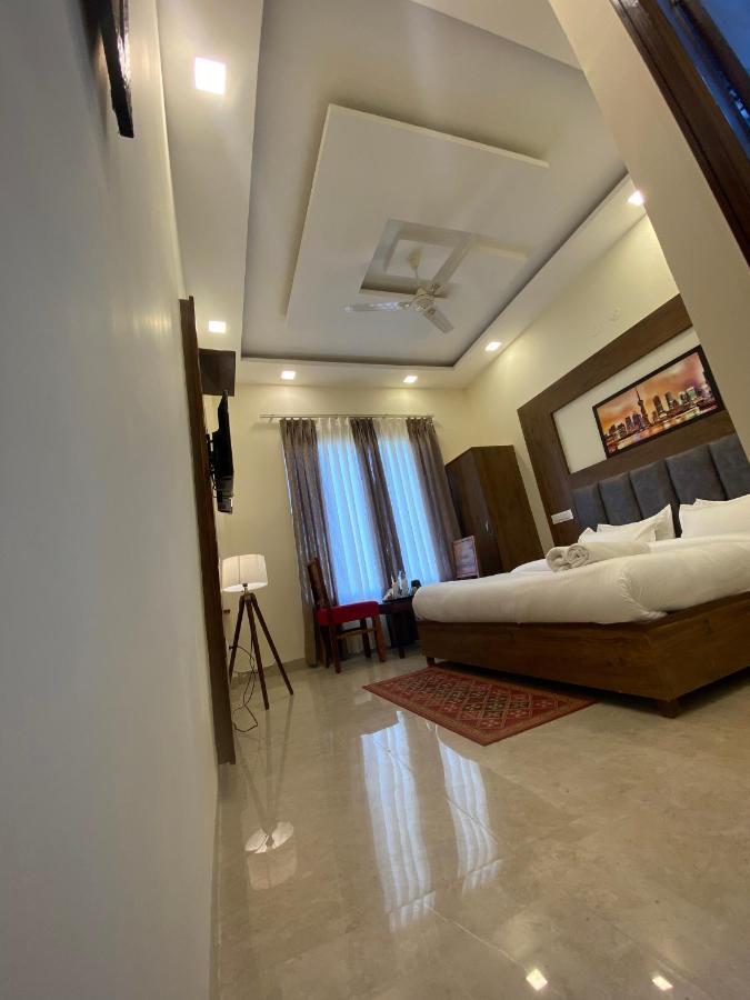 Hotel Woodlark Zirakpur - A Peaceful Stay Zewnętrze zdjęcie